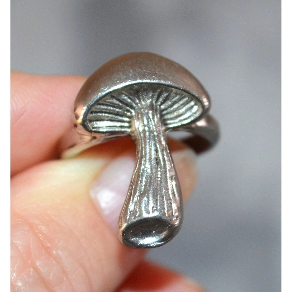 Silver Tone Mushroom Ring Size 6.75 Forest Nature‎ Woodland
